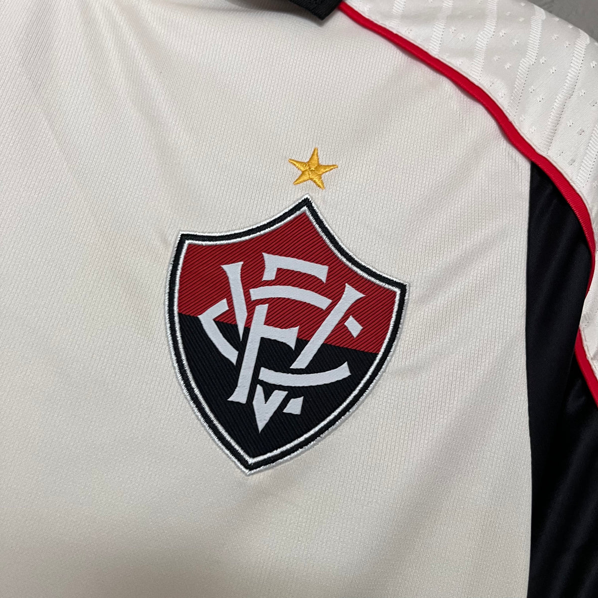 Camisa Vitória Off-White 2025/26 – Masculina